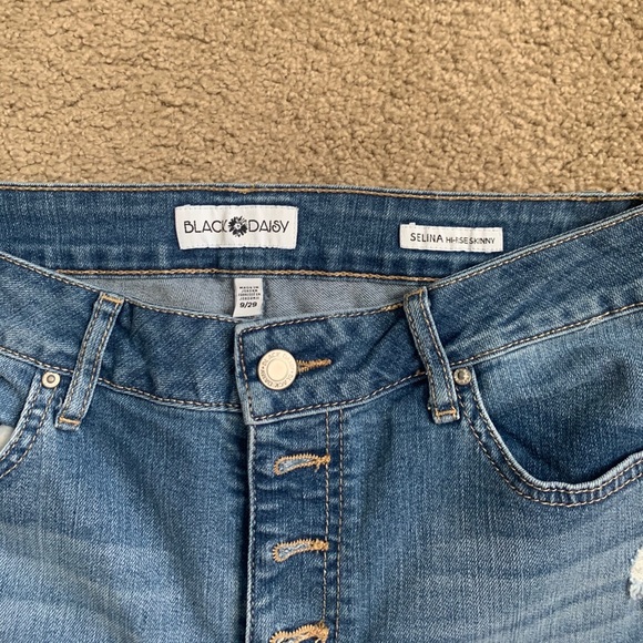 Distressed Jeans - Picture 6 of 8